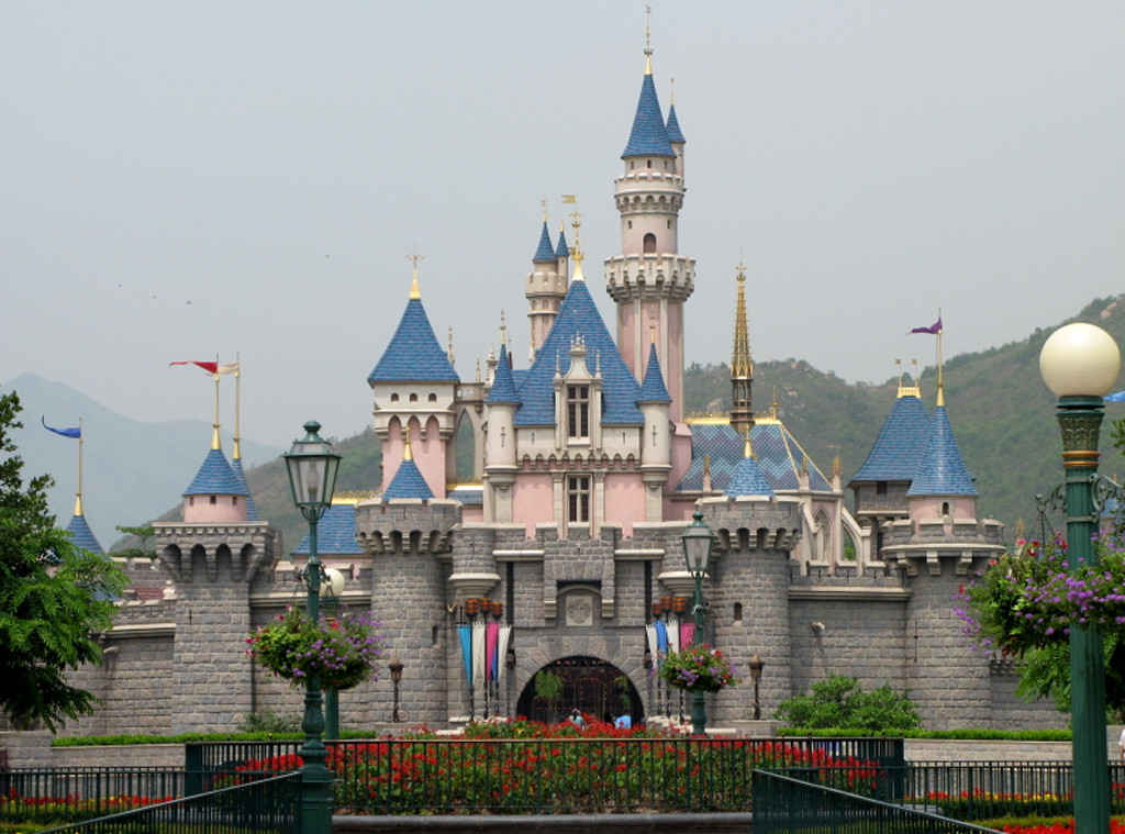 Parque da Disney vai fechar o icônico castelo da Bela Adormecida - Observatório do Cinema