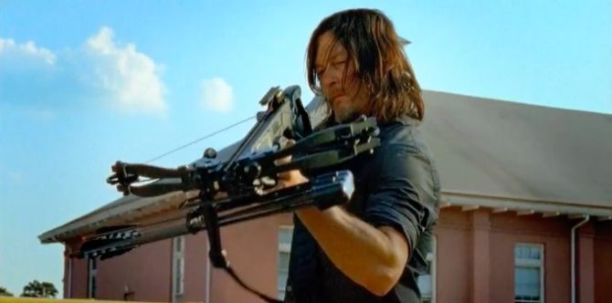 The Walking Dead | Daryl se reúne com seu arco e flecha em novo ... - Observatório do Cinema