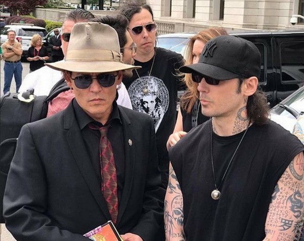 Johnny Depp participa de protesto contra sete execuções de condenados no Arkansas Jdepp1