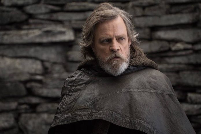 Mark Hamill como Luke Skywalker em Star Wars: Os Últimos Jedi.